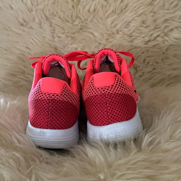 Nike Peach Revolution 3 Running Shoes - Picture 5 of 8